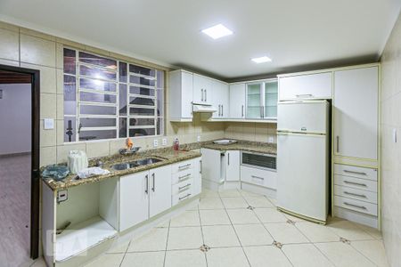Casa à venda com 198m², 4 quartos e 2 vagas Casa à venda com 198m², 4 quartos e 2 vagasCozinha