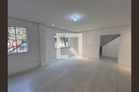 Sala de casa à venda com 3 quartos, 150m² em Água Branca, São Paulo
