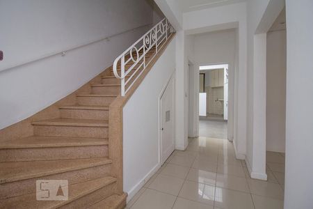 Escada - Acesso piso superior de casa à venda com 3 quartos, 150m² em Água Branca, São Paulo