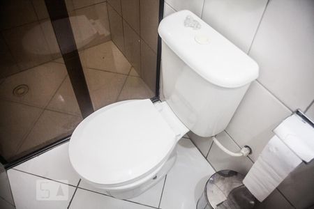 Apartamento à venda com 96m², 2 quartos e sem vagaDetalhe do banheiro