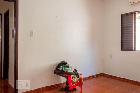 Quarto 2 de casa à venda com 3 quartos, 90m² em Niterói, Canoas