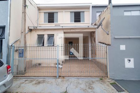 Casa à venda com 94m², 3 quartos e 1 vagaFachada