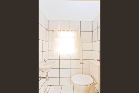 Casa à venda com 280m², 2 quartos e 2 vagas Casa à venda com 280m², 2 quartos e 2 vagasBanheiro do Salão de Festas