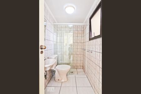 Casa à venda com 280m², 2 quartos e 2 vagas Casa à venda com 280m², 2 quartos e 2 vagasBanheiro externo