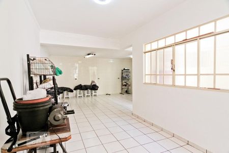 Casa à venda com 280m², 2 quartos e 2 vagas Casa à venda com 280m², 2 quartos e 2 vagasSalão de Festas