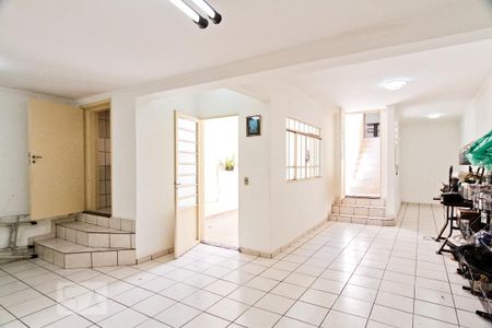 Casa à venda com 280m², 2 quartos e 2 vagas Casa à venda com 280m², 2 quartos e 2 vagasSalão de Festas