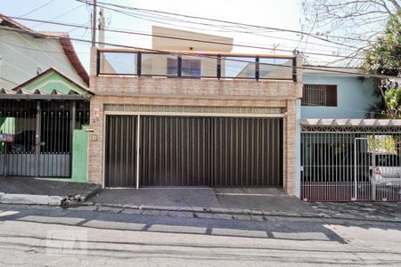 Casa à venda com 280m², 2 quartos e 2 vagas Casa à venda com 280m², 2 quartos e 2 vagasFachada