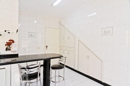 Casa à venda com 280m², 2 quartos e 2 vagas Casa à venda com 280m², 2 quartos e 2 vagasCozinha