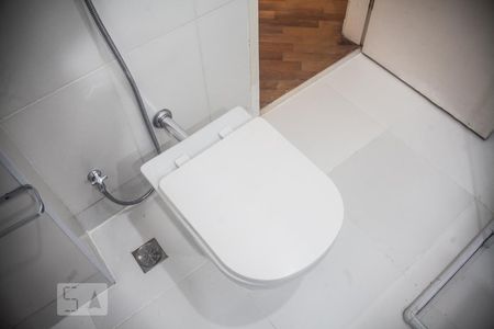 Apartamento à venda com 90m², 2 quartos e 1 vagaDetalhe do banheiro