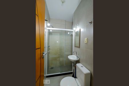 Banheiro de kitnet/studio para alugar com 1 quarto, 35m² em Copacabana, Rio de Janeiro