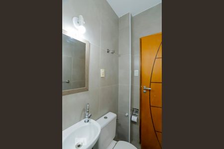 Banheiro de kitnet/studio para alugar com 1 quarto, 35m² em Copacabana, Rio de Janeiro