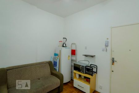Sala de kitnet/studio para alugar com 1 quarto, 35m² em Copacabana, Rio de Janeiro