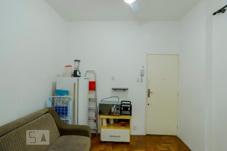 Sala de kitnet/studio para alugar com 1 quarto, 35m² em Copacabana, Rio de Janeiro