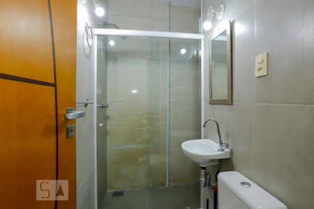 Banheiro de kitnet/studio para alugar com 1 quarto, 35m² em Copacabana, Rio de Janeiro