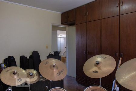 Casa à venda com 398m², 5 quartos e 4 vagas Casa à venda com 398m², 5 quartos e 4 vagasQuarto 1