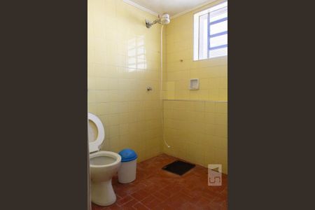 Casa à venda com 398m², 5 quartos e 4 vagas Casa à venda com 398m², 5 quartos e 4 vagasBanheiro de Serviço