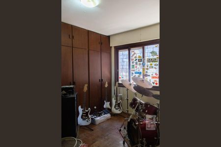 Casa à venda com 398m², 5 quartos e 4 vagas Casa à venda com 398m², 5 quartos e 4 vagasQuarto 1