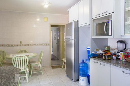 Casa à venda com 398m², 5 quartos e 4 vagas Casa à venda com 398m², 5 quartos e 4 vagasCozinha