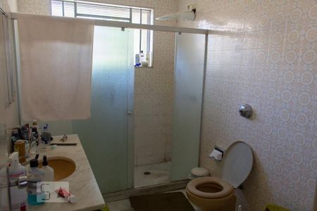 Casa à venda com 398m², 5 quartos e 4 vagas Casa à venda com 398m², 5 quartos e 4 vagasBanheiro