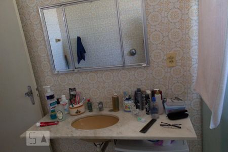 Casa à venda com 398m², 5 quartos e 4 vagas Casa à venda com 398m², 5 quartos e 4 vagasBanheiro