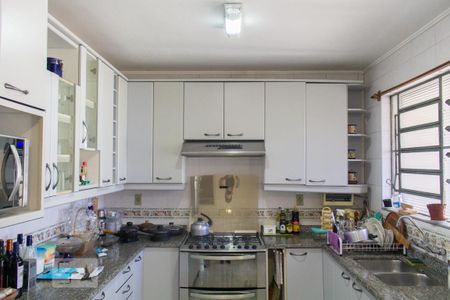 Casa à venda com 398m², 5 quartos e 4 vagas Casa à venda com 398m², 5 quartos e 4 vagasCozinha