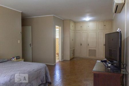 Casa à venda com 398m², 5 quartos e 4 vagas Casa à venda com 398m², 5 quartos e 4 vagasSuíte