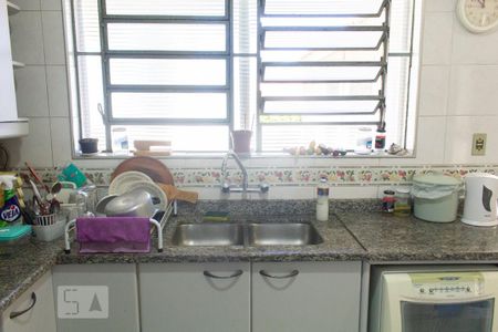 Casa à venda com 398m², 5 quartos e 4 vagas Casa à venda com 398m², 5 quartos e 4 vagasCozinha