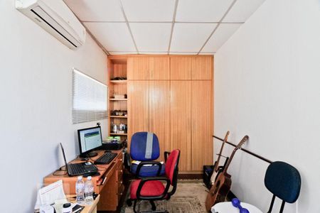 Casa à venda com 360m², 5 quartos e 3 vagasQuarto 4