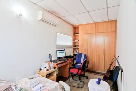 Casa à venda com 360m², 5 quartos e 3 vagasQuarto 4