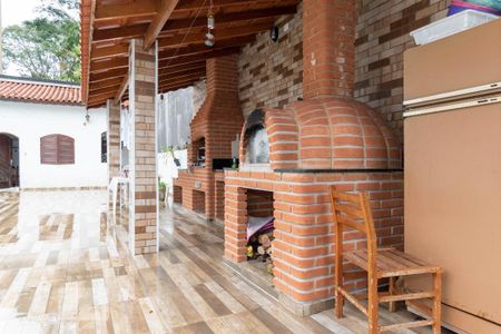 Casa à venda com 424m², 4 quartos e 3 vagasChurrasqueira