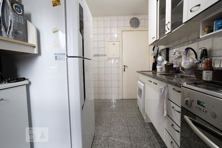 Apartamento à venda com 110m², 3 quartos e 2 vagasCozinha