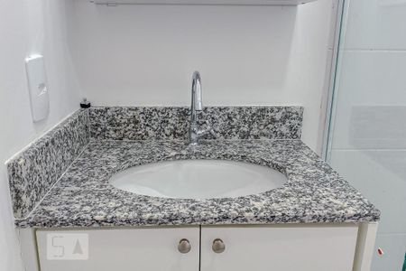 Apartamento à venda com 45m², 2 quartos e sem vagaDetalhe Banheiro