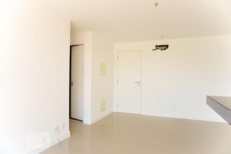 Sala/Cozinha e Área de Serviço de apartamento à venda com 2 quartos, 60m² em Barra da Tijuca, Rio de Janeiro