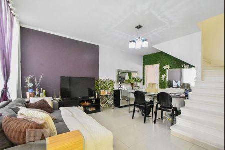 Sala de casa à venda com 2 quartos, 90m² em Vila Cordeiro, São Paulo