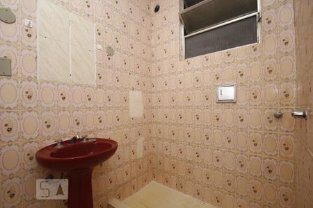 Apartamento para alugar com 76m², 2 quartos e sem vagaBanheiro