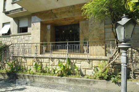 Apartamento para alugar com 76m², 2 quartos e sem vagaEntrada