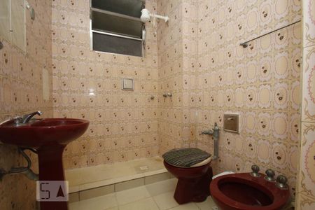 Apartamento para alugar com 76m², 2 quartos e sem vagaBanheiro