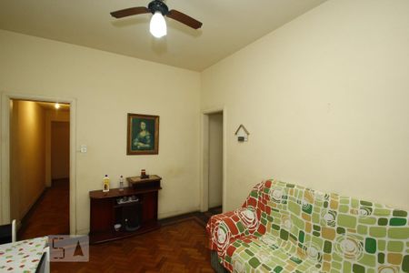 Apartamento para alugar com 76m², 2 quartos e sem vagaSala