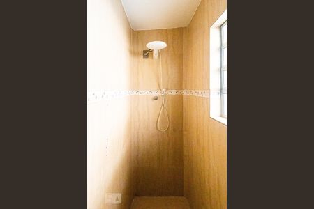 Casa à venda com 210m², 4 quartos e 2 vagasChuveiro