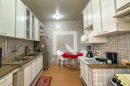 Apartamento à venda com 202m², 4 quartos e sem vagaCozinha