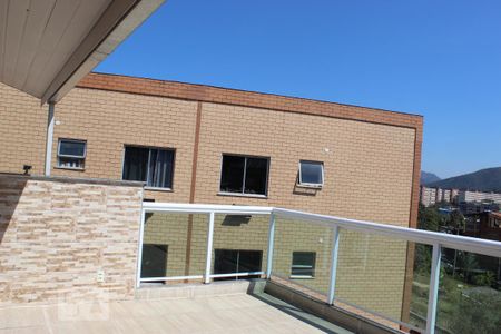 Casa de condomínio à venda com 120m², 3 quartos e 1 vagaCobertura