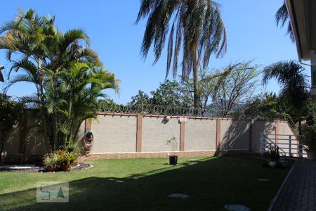 Casa de condomínio à venda com 120m², 3 quartos e 1 vagaÁrea comum