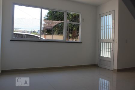 Sala de casa de condomínio à venda com 3 quartos, 120m² em Tanque, Rio de Janeiro