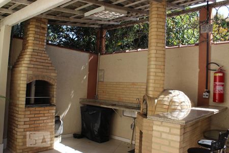 Casa de condomínio à venda com 120m², 3 quartos e 1 vagachurrasqueira