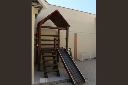 Casa de condomínio à venda com 120m², 3 quartos e 1 vagaÁrea comum