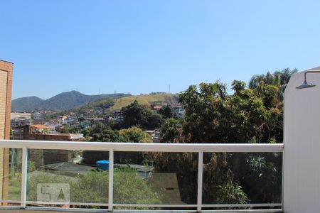 Casa de condomínio à venda com 120m², 3 quartos e 1 vagaVista