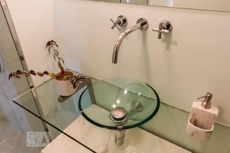 Apartamento à venda com 70m², 2 quartos e 1 vagaBanheiro Pia