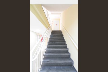 Apartamento à venda com 34m², 2 quartos e 1 vagaEscada