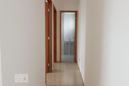 Banheiro Corredor de Apartamento com 2 quartos, 34m² Vila Formosa