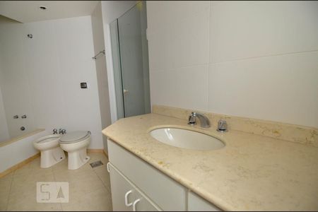 Apartamento à venda com 135m², 3 quartos e 1 vagaBanheiro 1